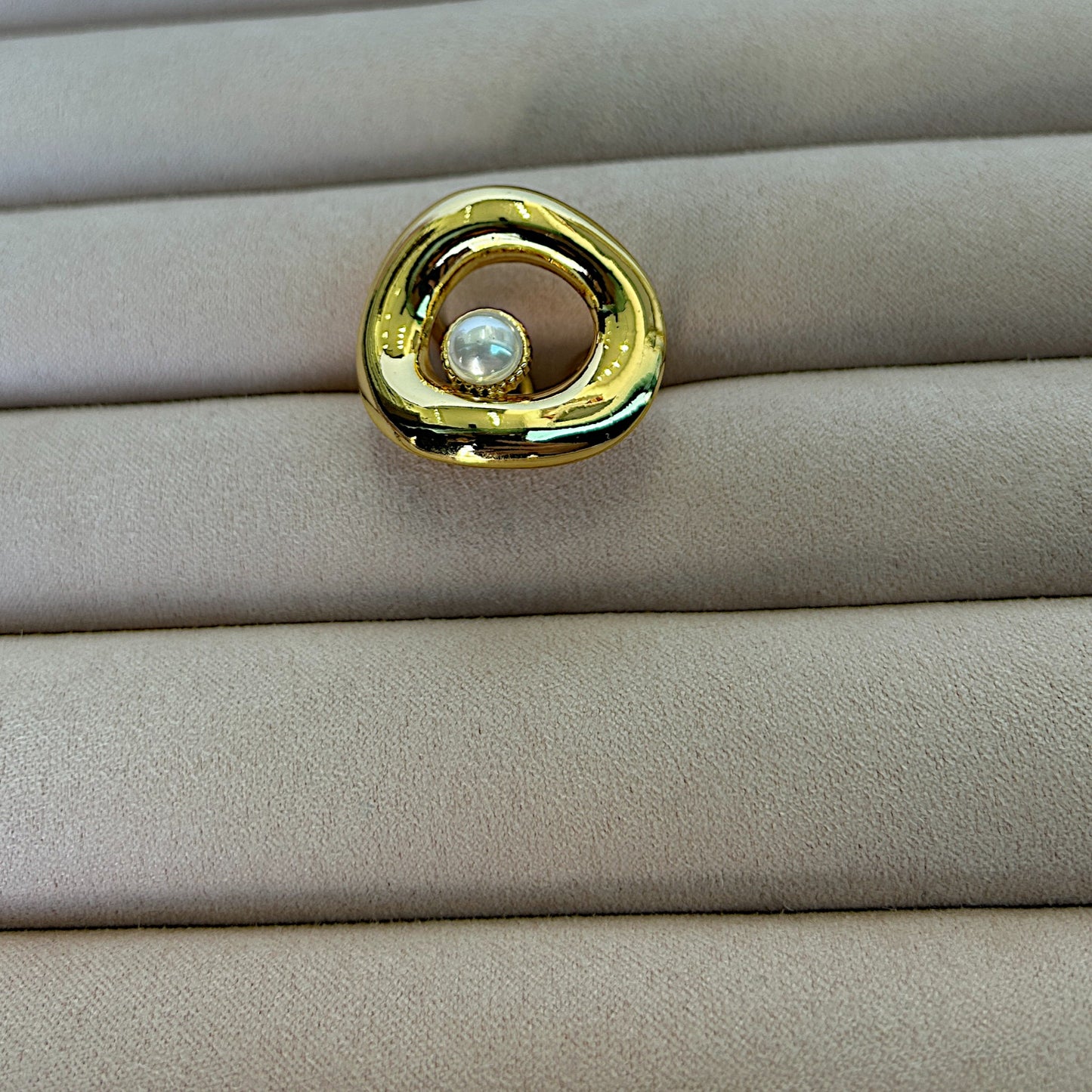 Anillo Perla Moderna